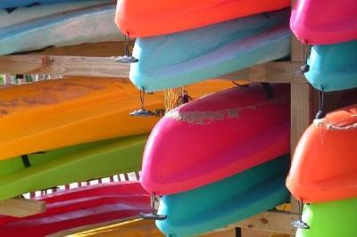 Kayaks colorés