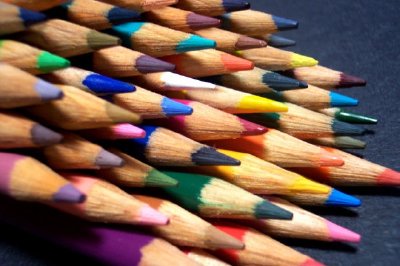 פאזל של עפרונות צבעוניים
