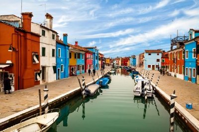 Canal In Burano, Italy jigsaw puzzle