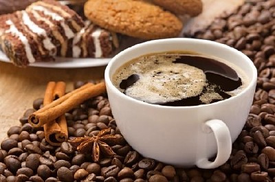 פאזל של כוס קפה ומתוקים