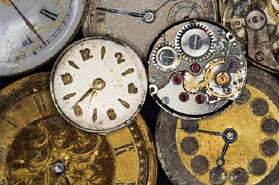 פאזל של שעונים עתיקים