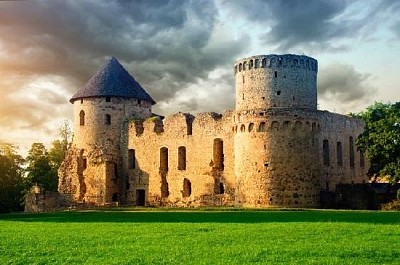 Old Castle jigsaw puzzle