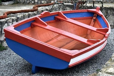 פאזל של סירה אדומה