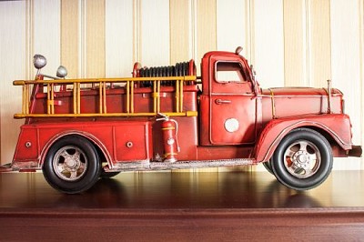 Rotes Feuerwehrauto: Oldtimer
