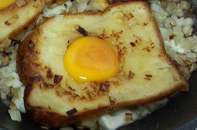 פאזל של לחם עם ביצה