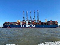 The HMM Algeciras, World 's largest container ship